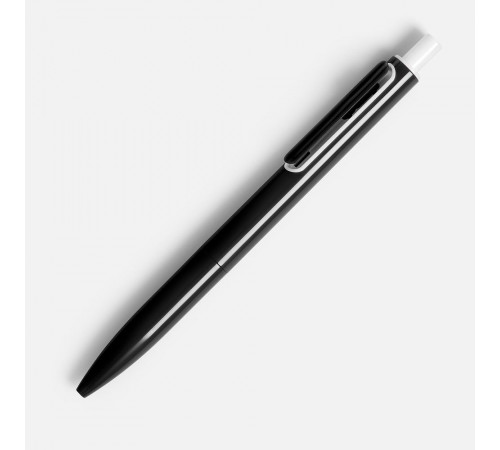 Ручка шариковая Outliner, черная с белым