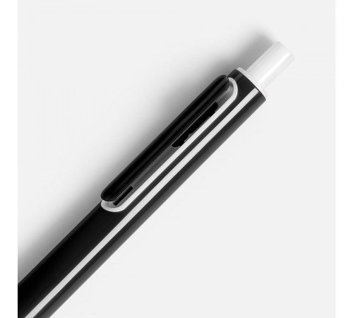 Ручка шариковая Outliner, черная с белым