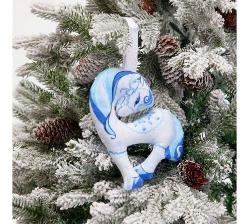 Мягкая игрушка — подвеска «Снежка»