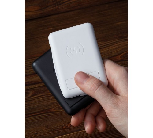 Органайзер с беспроводной зарядкой и набором адаптеров Octopod, белый